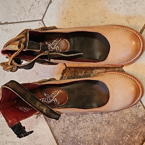 Freebird Raealnne taupe many janes. Worn once for wedding - Picture 7 of 8